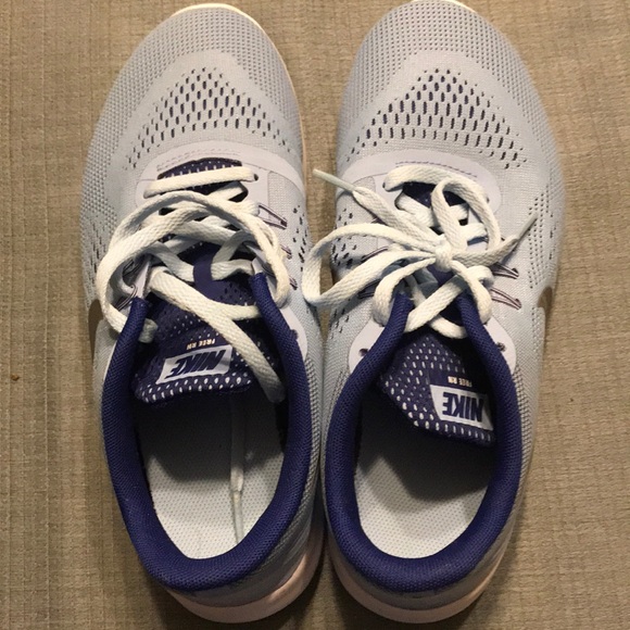 Blue Nike’s size 6y - Picture 1 of 4
